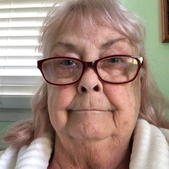 Meet your Posher, Pamela - Picture 1 of 1